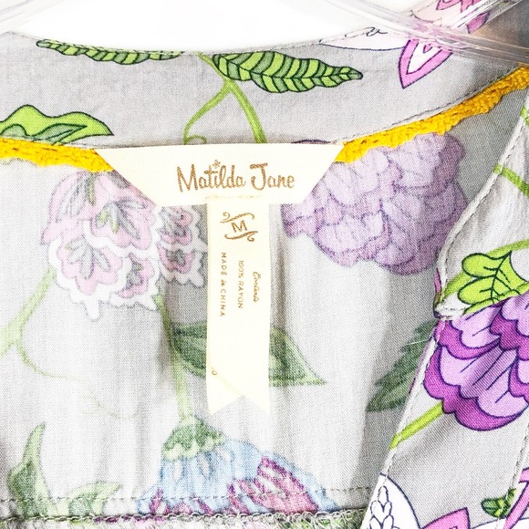 Matilda Jane Medium Top Thinking Out Loud Gray Purple Floral Popover Womens 837 - Picture 10 of 10
